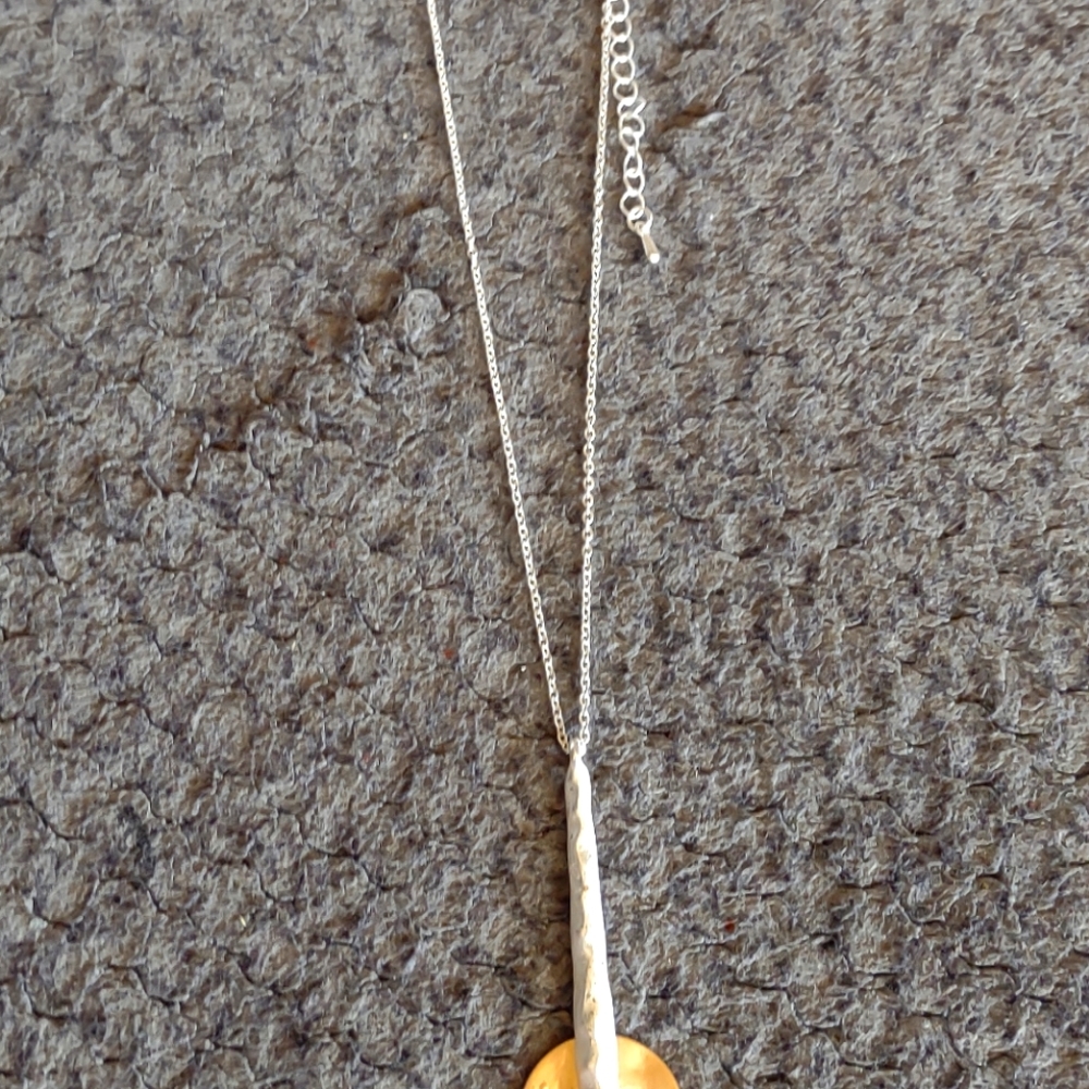 Women's necklace